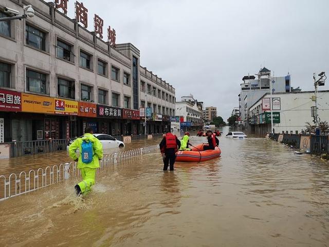 警惕！中國(guó)氣象局連發(fā)三個(gè)預(yù)警，多地有大暴雨(圖1)
