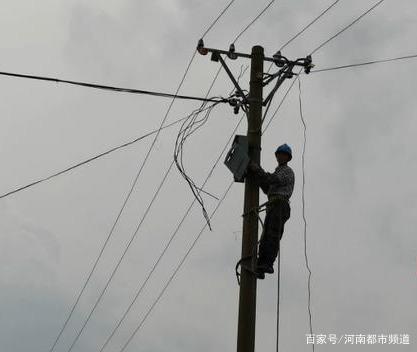 綏化突遭龍卷風襲擊，房蓋在天上飛！村民：我70歲沒見過這事(圖8)